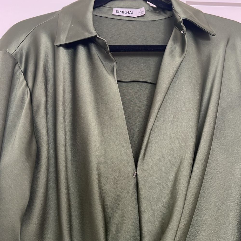 🕶️SIMKHAI Talita Draped Long Sleeve Faux Wrap Dress Olive green L (10/12) NWOT - Picture 4 of 6